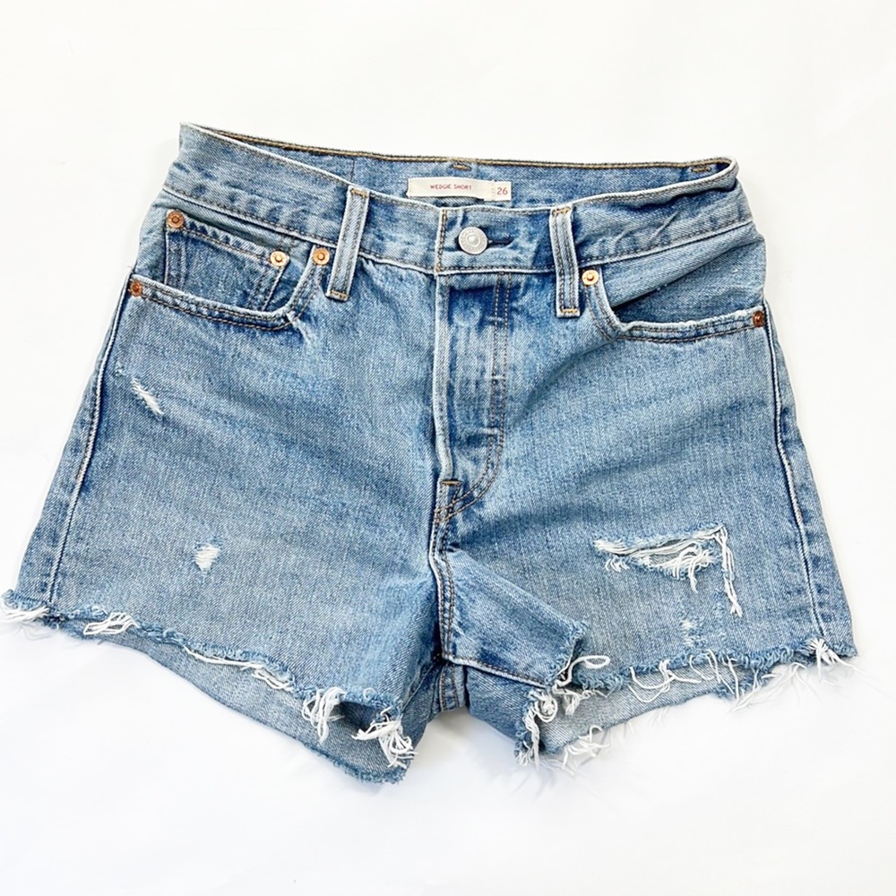LEVI’S | Wedgie Short High Rise Size 26